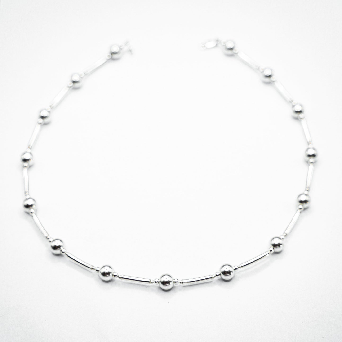 Zilveren buisjes ketting - Elegante sterling zilveren kralenketting