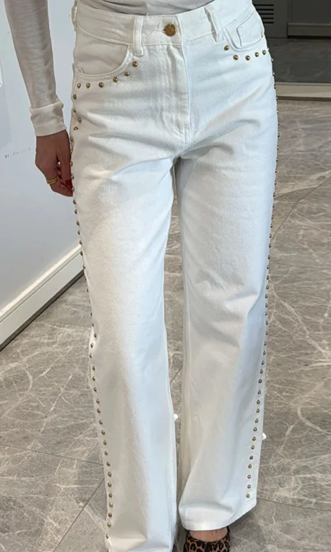 Valdenza – Goudkleurige studs – Rechte jeans