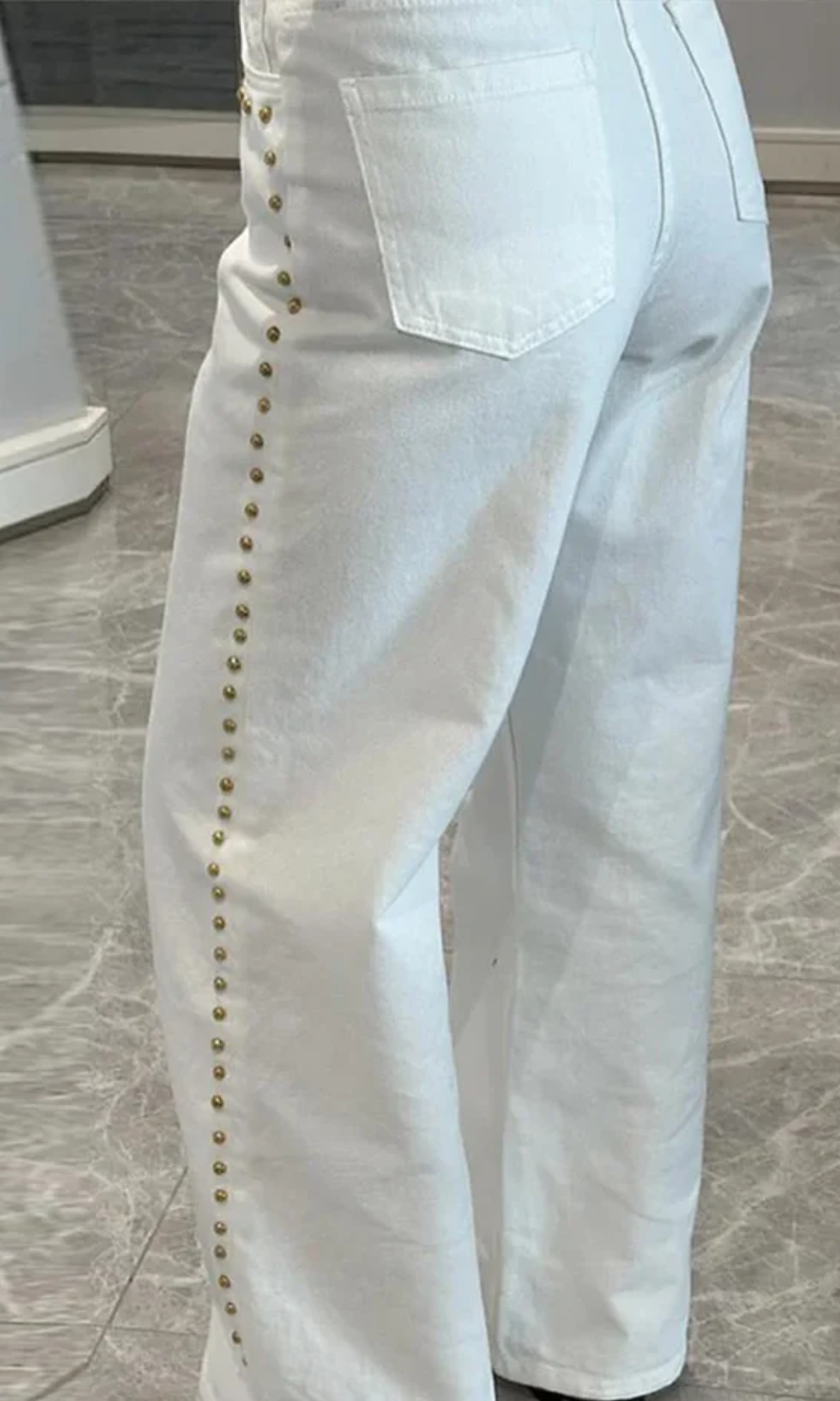 Valdenza – Goudkleurige studs – Rechte jeans