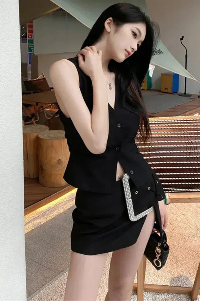 Zeno – Kristallen gesp detail – Minirok met split