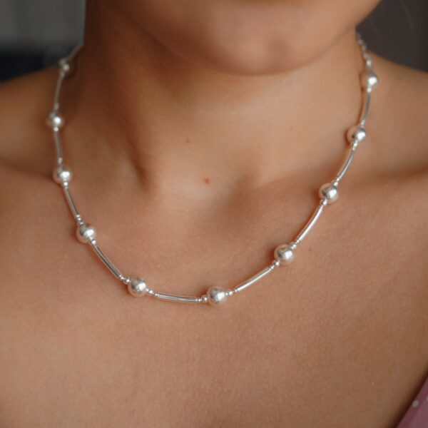 Zilveren buisjes ketting - Elegante sterling zilveren kralenketting